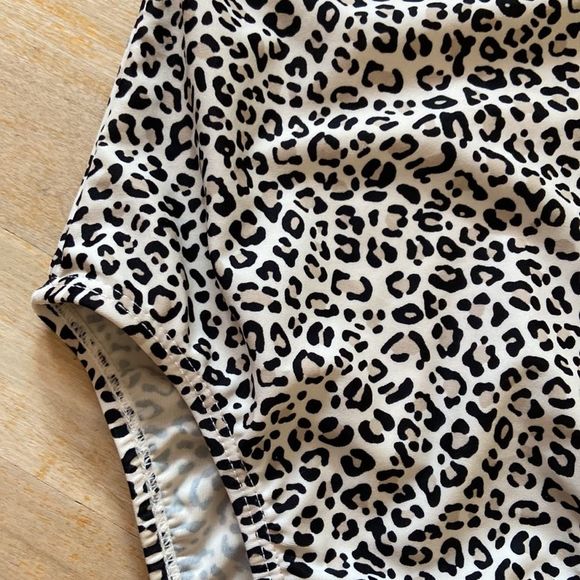 🌺 TCP Animal Print Ruffle One Piece Swim Suit - Picture 4 of 8